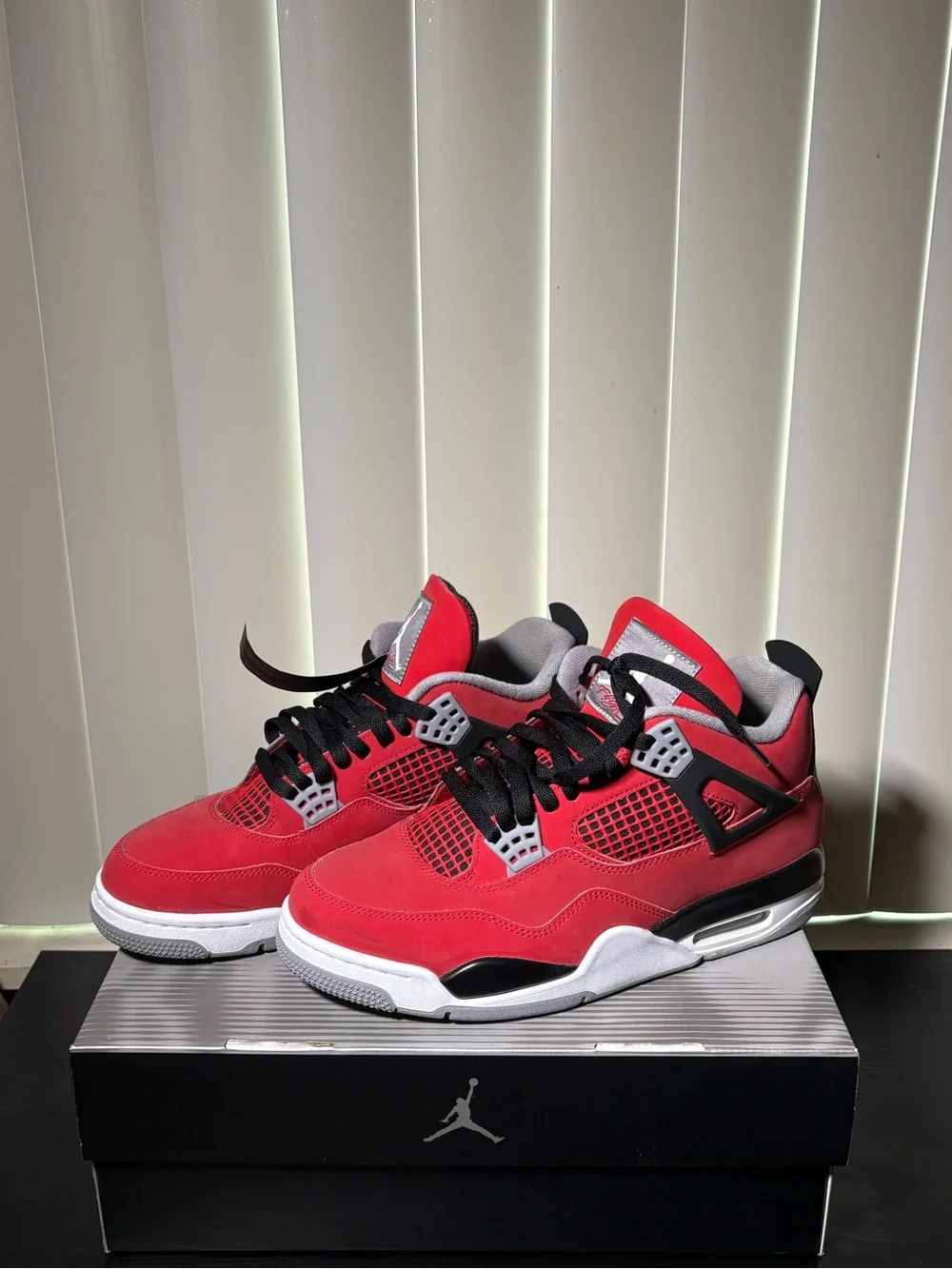 Jordan 4 Retro toro brave